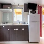 Кемпинг Mobil Avec Terrasse A - Api-1-52-270 Борм-ле-Мимоза